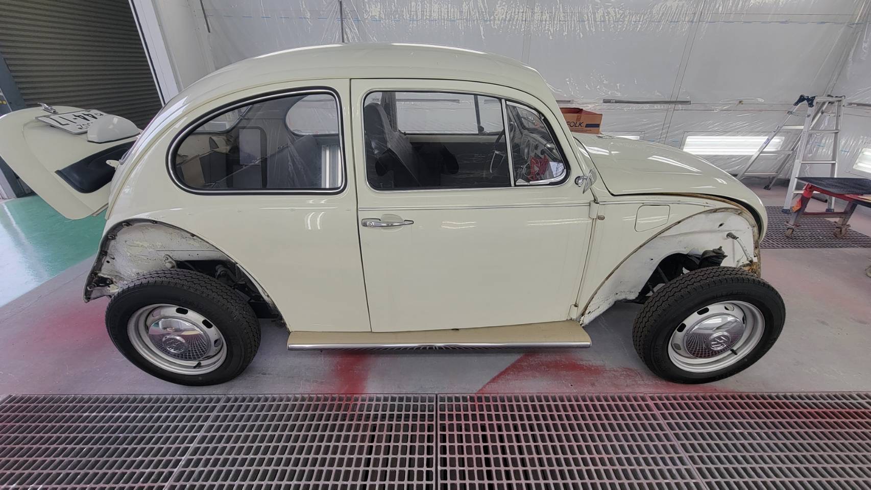 ビートル🚗　塗装・パテ成形作業スタート‼